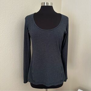 Lululemon Woman’s Gym Yoga Stretchy Long Sleeve Heathered Gray Pullover Top